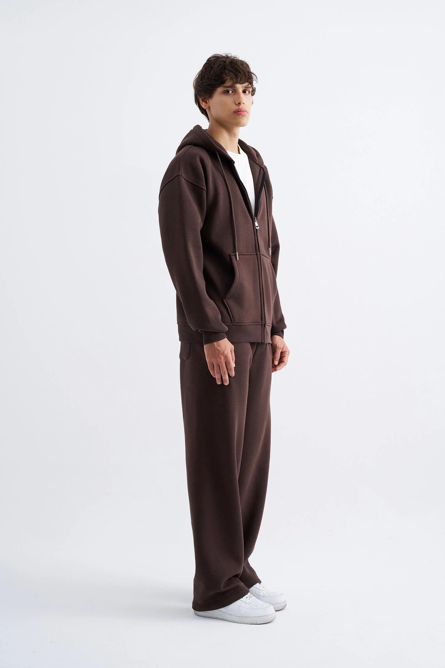 Erkek Oversize Fermuarlı Cepli Kapüşonlu Basic Sweatshirt Koyu Kahverengi - Image 4